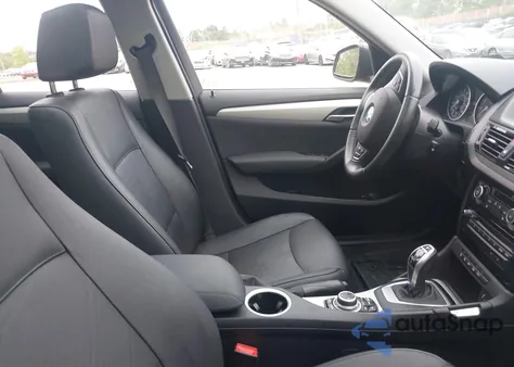 2015 BMW X1 xDrive28I из США, поврежденный, VIN WBAVL1C54FVY35473